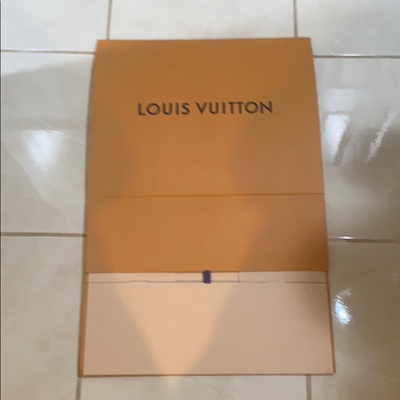 Large unassembled Louis Vuitton box - Picture 9 of 13
